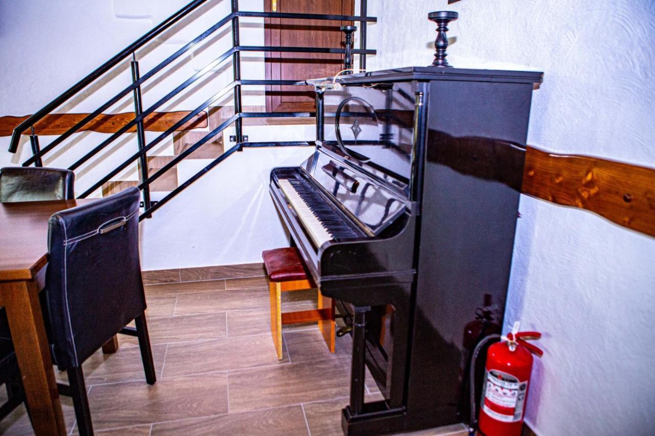 Vila Swe Sar Otel Curtea de Argeş Dış mekan fotoğraf